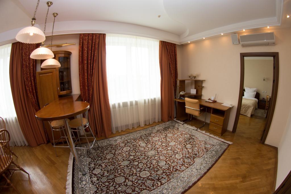 Hotel Vesta بريست المظهر الخارجي الصورة
